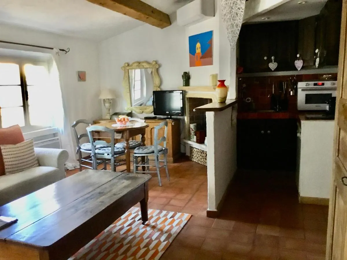 Apartment Ravissant Studio Climatise Gambetta Misericorde Au Coeur De Saint-Tropez